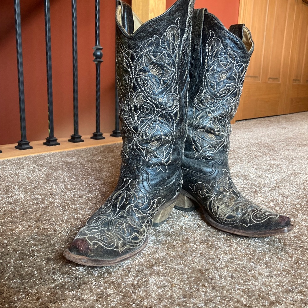 Corral Brown Boots with Durable Leather - Picture 4 of 5
